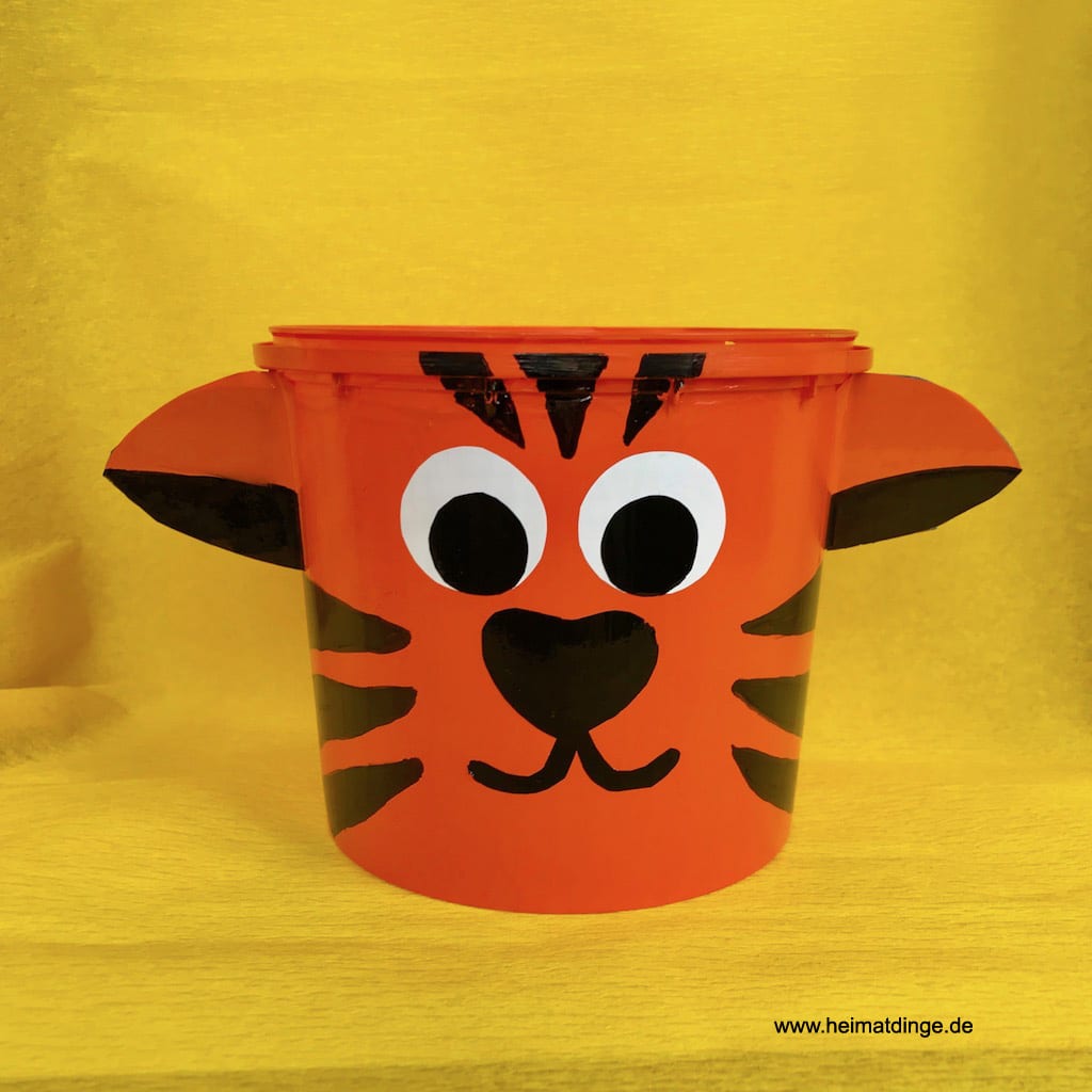 Upcycling mit Kindern, Utensilo für Kinder basteln, Upcyclingidee für Kinderzimmer